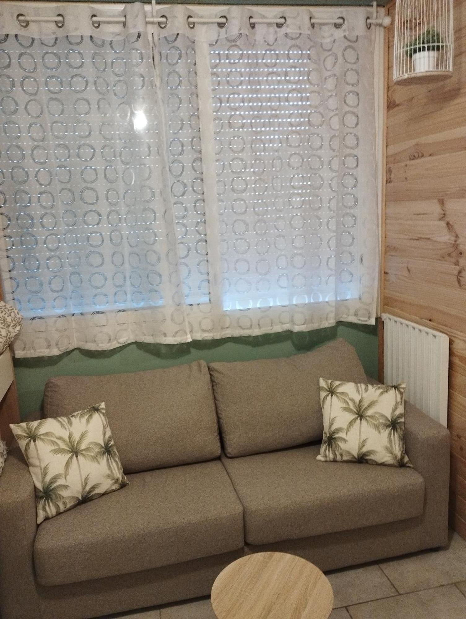 Chambrette Boulevard Des Pyrenees Hypercentre 10M Carre Wc Sur Le Palier, Porte40 波城 外观 照片