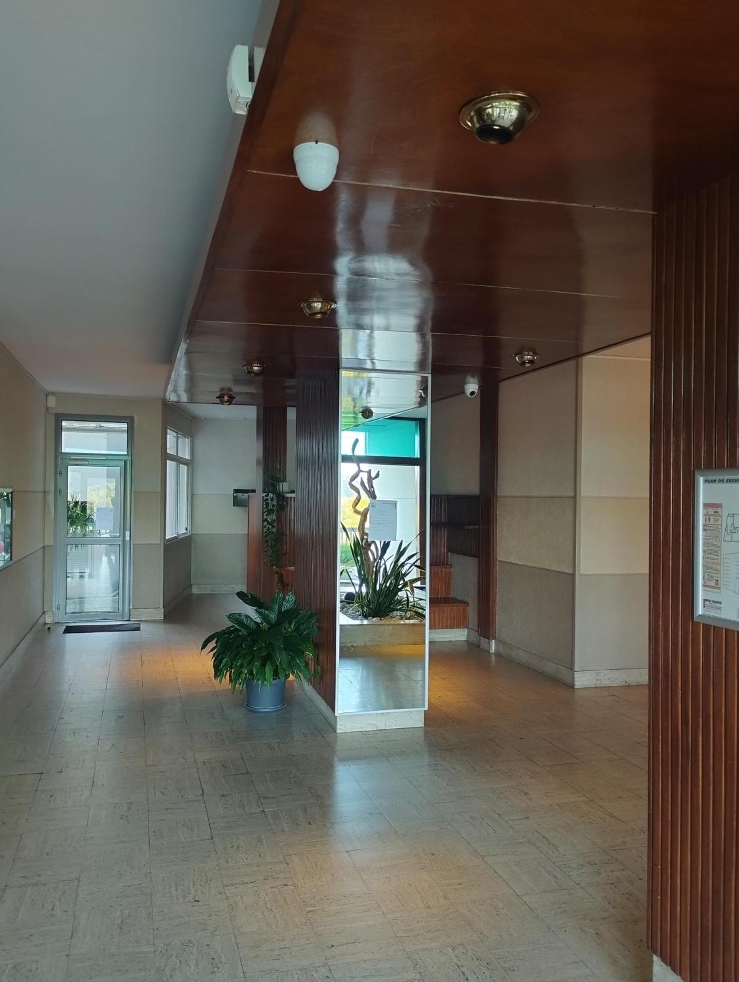 Chambrette Boulevard Des Pyrenees Hypercentre 10M Carre Wc Sur Le Palier, Porte40 波城 外观 照片
